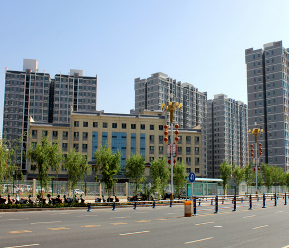 洛浦县位于塔里木盆地南缘,昆仑山北麓,距和田市15公里,是和田地区